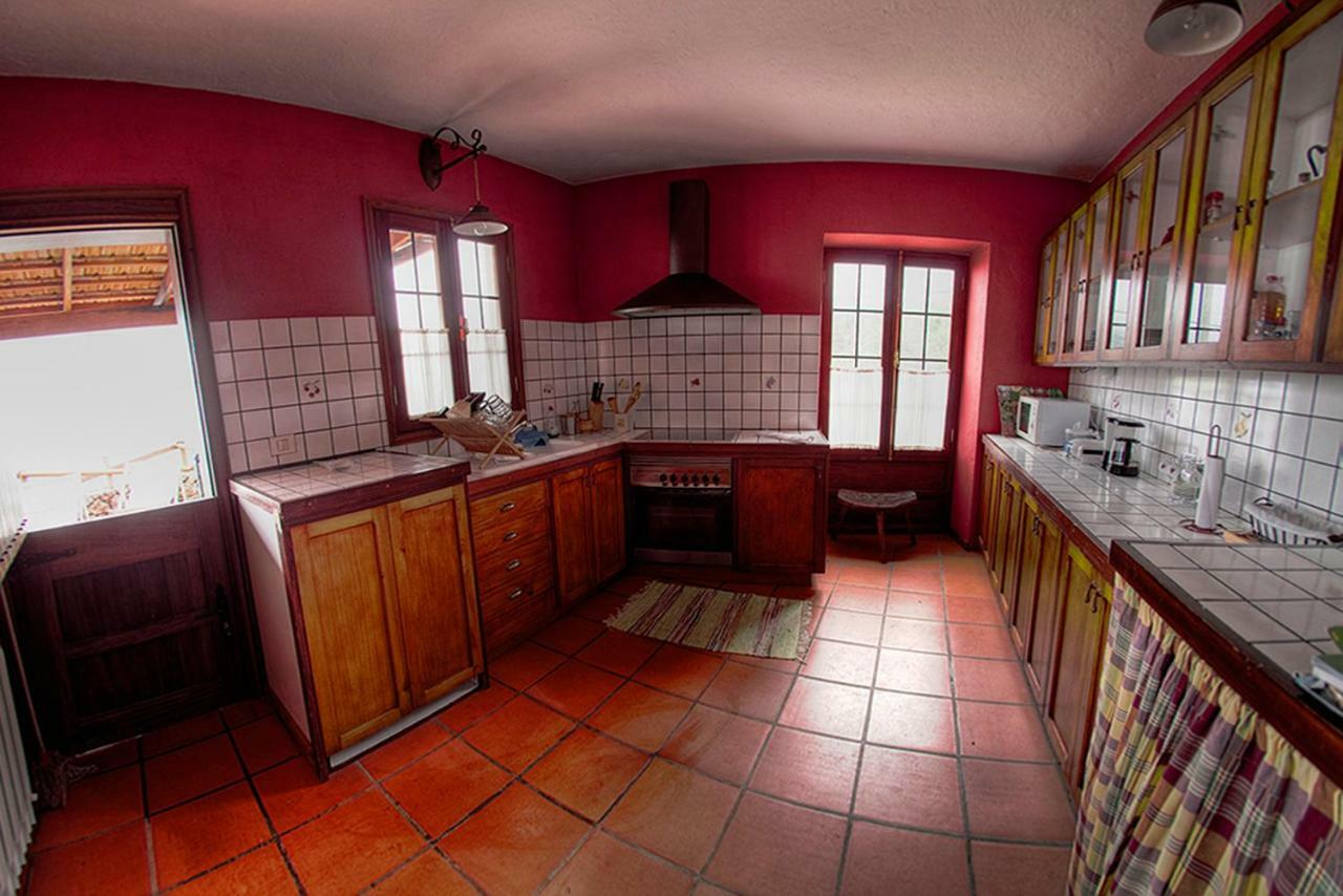 Gasthaus Geranios Rojos Las Rosas  Exterior foto